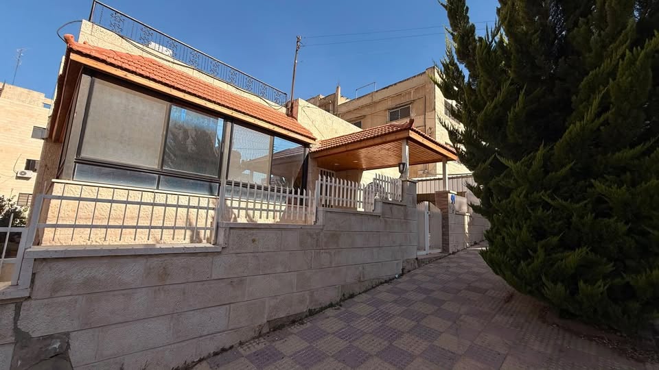 بيت مستقل فاخر في جبل الزهور