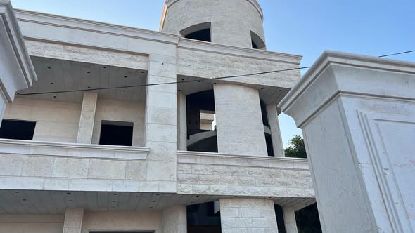 فيلا فاخرة للبيع في إربد - عمارة 3 طوابق - 2