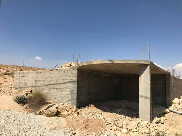 قطعة أرض مع أساسات جاهزة في الزنية - بناء 120م