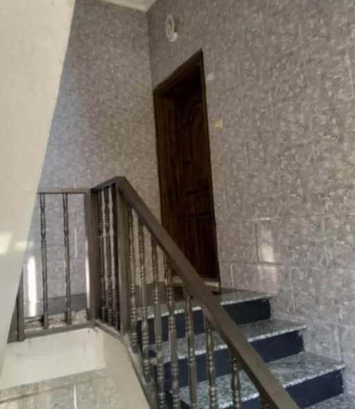 شقة واسعة للإيجار في أم أذينة - طابق أول