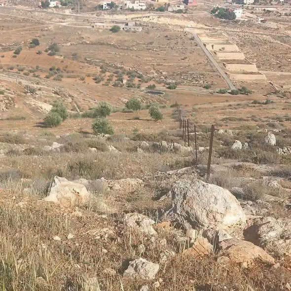 مزرعة 14 دونم بإطلالة مميزة على شارع جرش-المفرق