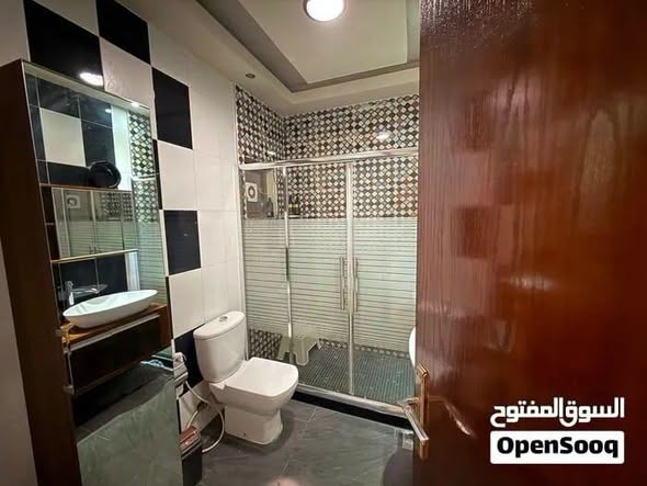 شقة فاخرة مفروشة للإيجار في ضاحية الأمير راشد - 2