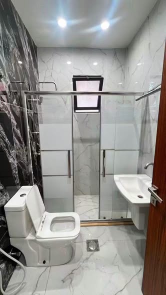 شقة سوبر ديلوكس فارغة للإيجار في إربد - طابق كامل - 4