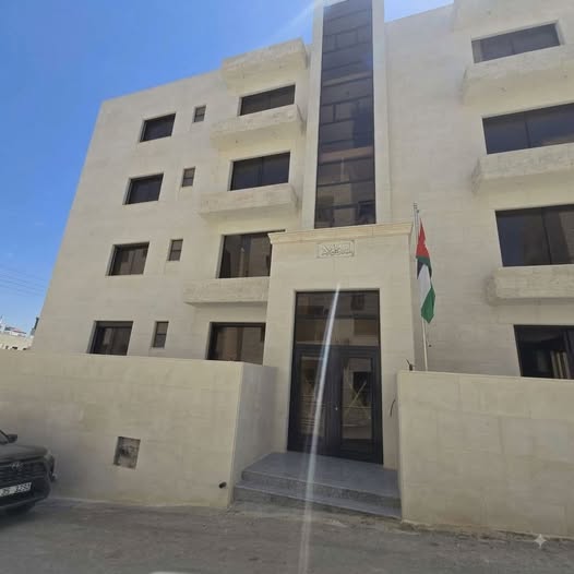 عمارة جديدة مؤجرة بالكامل للبيع في مرج الحمام
