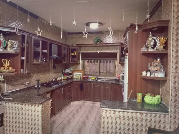 بيت مستقل للبيع في منطقة ريفية بمساحة 250م² - 2