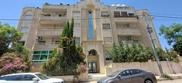 شقة فاخرة للبيع في أرقى مناطق البيادر - الجندويل