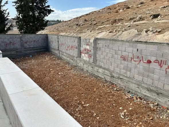 شبه فيلا فاخرة للبيع في أم البساتين - 5