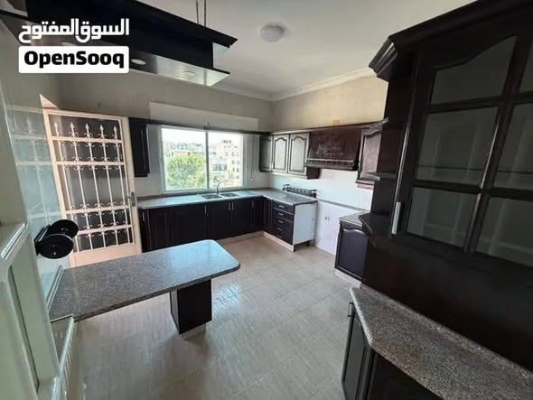 شقة فاخرة فارغة للإيجار في الشميساني - 2