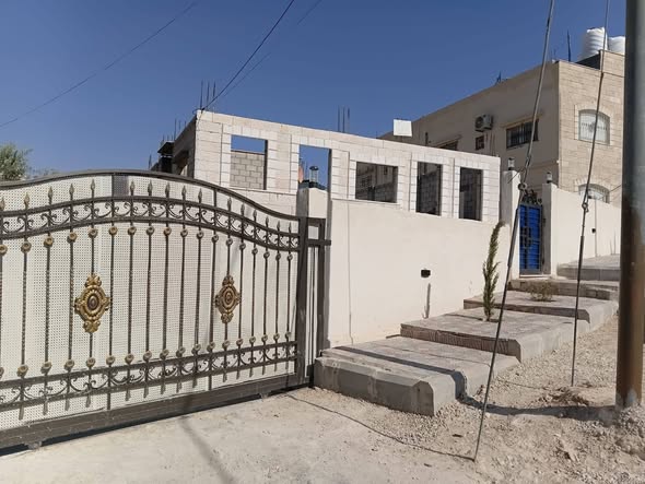 بيت للبيع في الزرقاء، إسكان الضاحية - 3