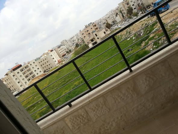 شقة فاخرة للبيع في موقع مميز قرب طريق المطار - 3