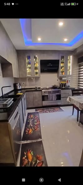 شقة فاخرة للبيع في طريق المطار