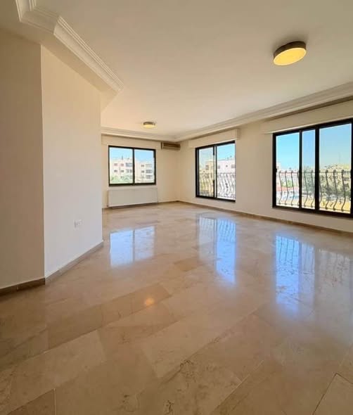 شقة عصرية للإيجار في دير غبار - 200 م² قرب دوار جونيا - 2