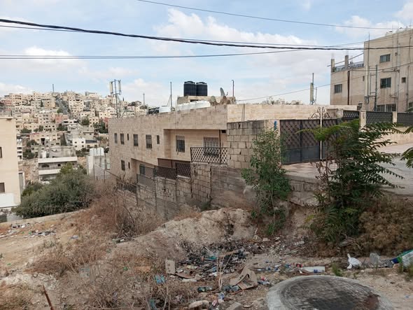 فرصة استثمارية: عمارة سكنية للبيع في جبل النصر - 2