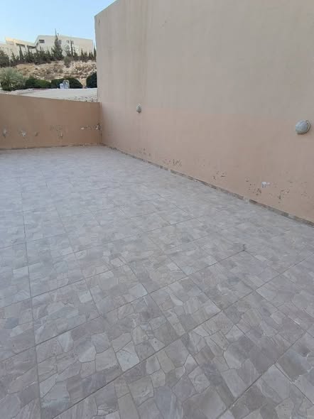 شقة فارغة مميزة للإيجار في ضاحية الرشيد