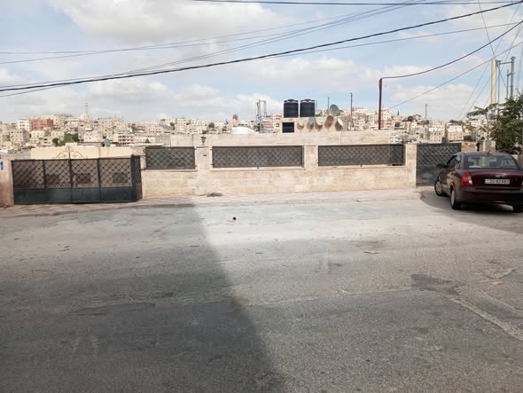 فرصة استثمارية: عمارة سكنية للبيع في جبل النصر
