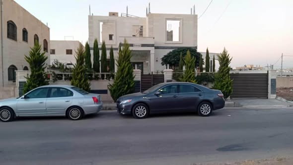 بيت مستقل للبيع في المقابلين - موقع مميز جداً