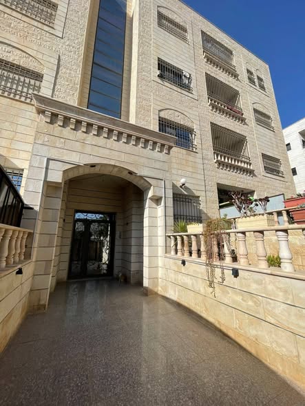 شقة فاخرة للبيع في شارع الحرية مقابل الحرية مول