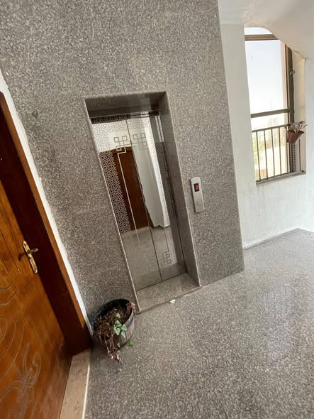 فرصة استثمارية: عمارة للبيع في شفا بدران – 5 شقق وموقع مميز! - 2