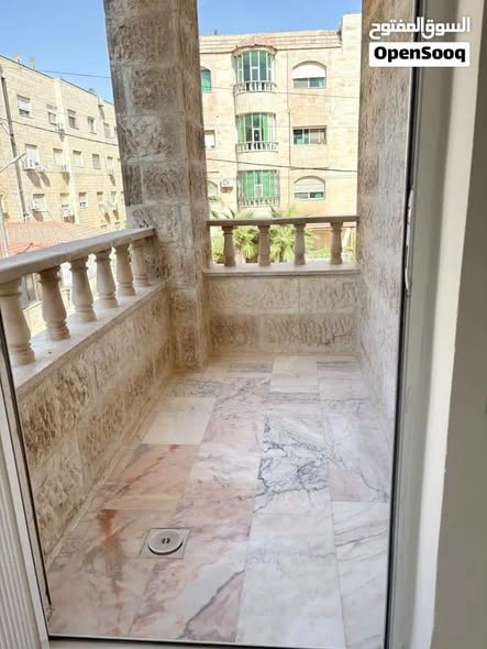 شقة فاخرة للإيجار في أم السماق - فرصة استثمارية مميزة