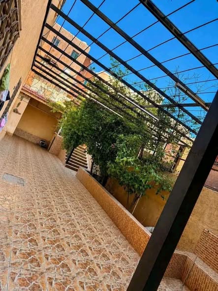 شقة فاخرة مع حديقة للبيع في سكن كريم - 3