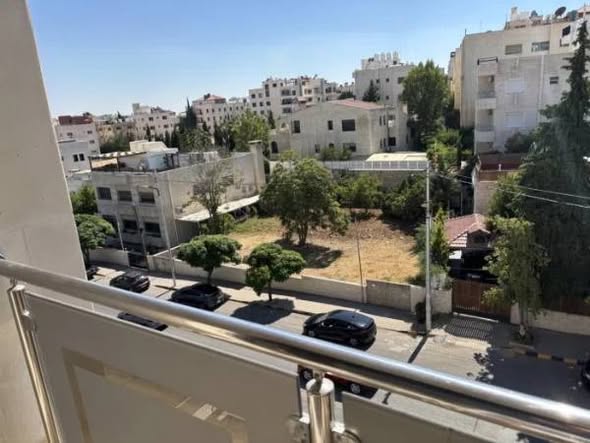شقة فاخرة مفروشة للإيجار في شارع عبدالله غوشة - 3