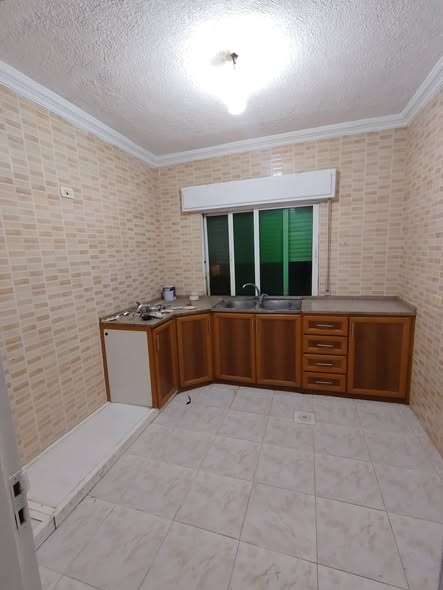 شقة فارغة للإيجار في ضاحية الرشيد – 260 دينار شامل الخدمات - 3