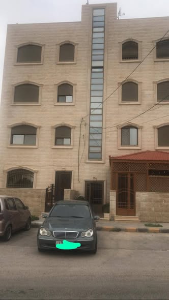 شقة فاخرة للبيع في ماركا – طابق أول