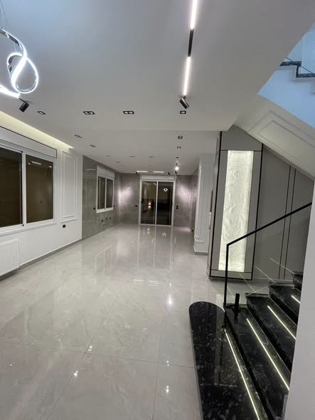 فيلا مستقلة فاخرة للبيع في إربد – تصميم عصري - 5
