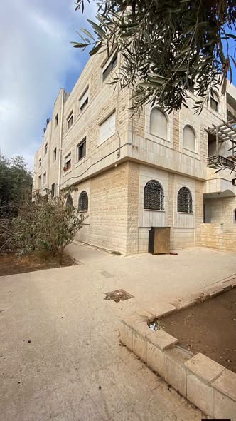 عمارة استثمارية نادرة في المقابلين – بسعر الأرض! - 3