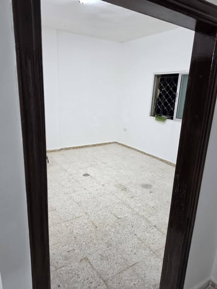 شقة للبيع في الزرقاء - طابق ثاني وموقع مميز - 3