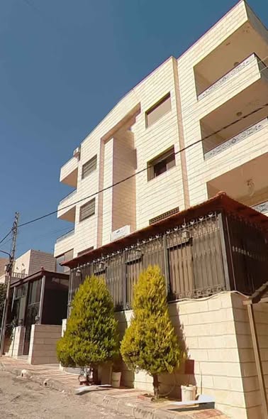 شقة فاخرة للبيع في الجبيهة - 194م، 3 غرف نوم، إطلالة رائعة