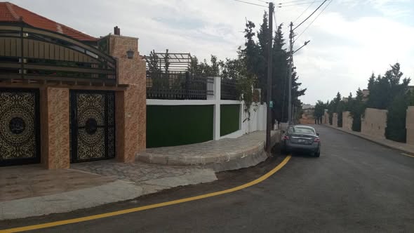 فرصة استثمارية: أرض مع منزل في موقع مميز بالسرو الجنوبي - 2
