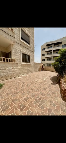شقة فاخرة للإيجار في المقابلين