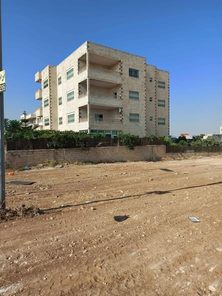 عمارة فاخرة للبيع في البنيات – عمان