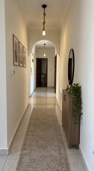 شقة للبيع المستعجل في طبربور بمساحة 208م - 2