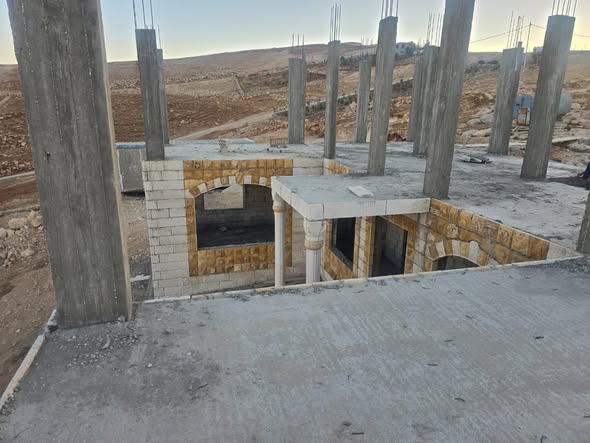 بيت مستقل على 4 دونم للبيع في المفرق - 2
