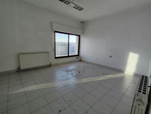 شقة فاخرة للإيجار في الرابية - 240م - 3