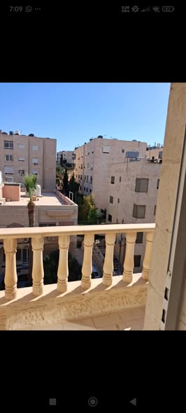 شقة راقية للبيع في أم السماق بتشطيبات فاخرة