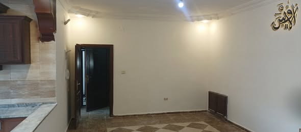شقة للبيع بسعر مخفض في الزرقاء - 2