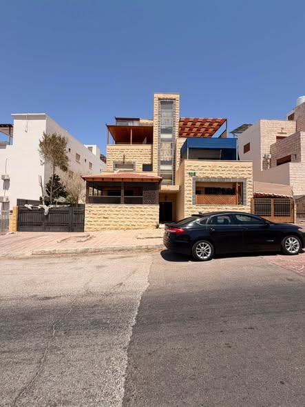 شقة مفروشة فاخرة للايجار في العقبة باطلالة بحرية - 2