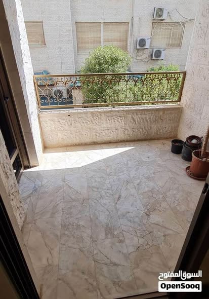 شقة فاخرة طابق أول للإيجار في دير غبار - 3