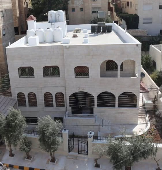 فيلا استثمارية ضاحية الأقصى - 3 طوابق و4 شقق - 2