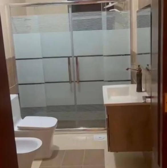 شقة فاخرة فارغة للإيجار في دير غبار - 3