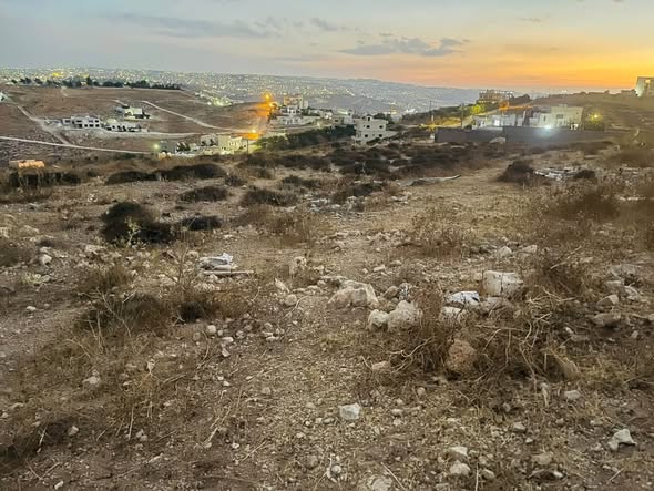 أرض للبيع في أم رمانة بإطلالة رائعة - 2