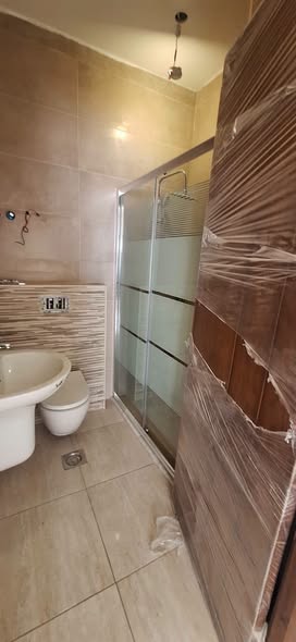 شقة أرضية فاخرة للبيع في الجبيهة بأسعار نار - 2