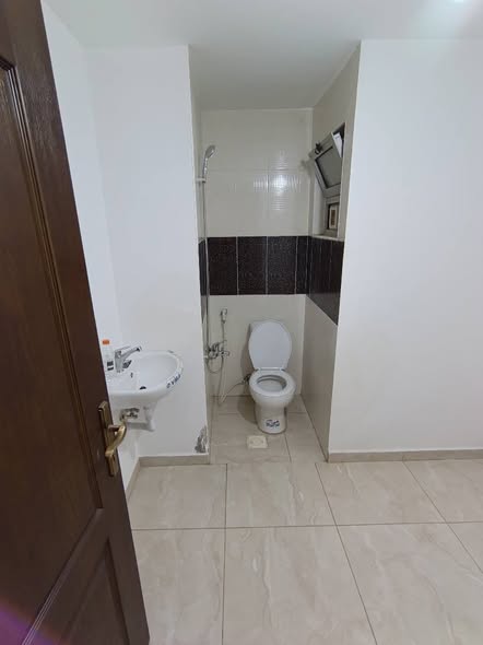 شقة فاخرة لم تُسكن للإيجار في ضاحية الرشيد - 4