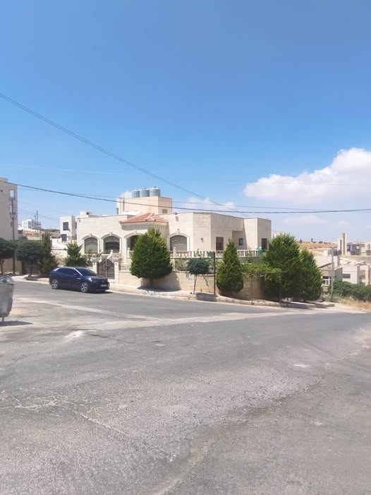 بيت حجر مستقل على شارعين في شفا بدران