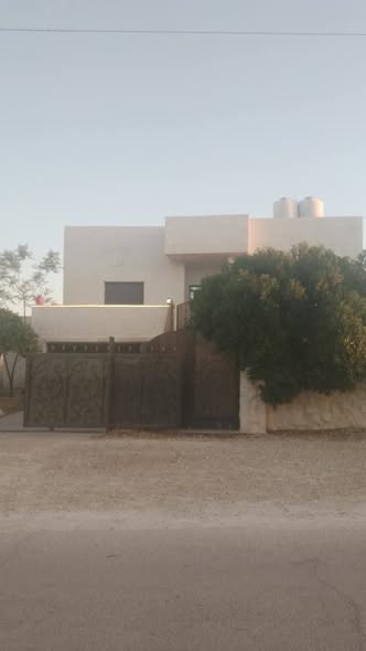 منزل مستقل فاخر للبيع في الكرك - حي الزريقات - 3