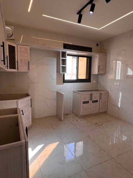 شقة فاخرة جديدة للإيجار في العقبة - طابق أول هندسي - 5