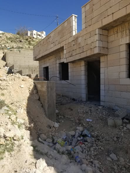 بيت مستقل بحاجة لتشطيب في تطوير المرقب - 4